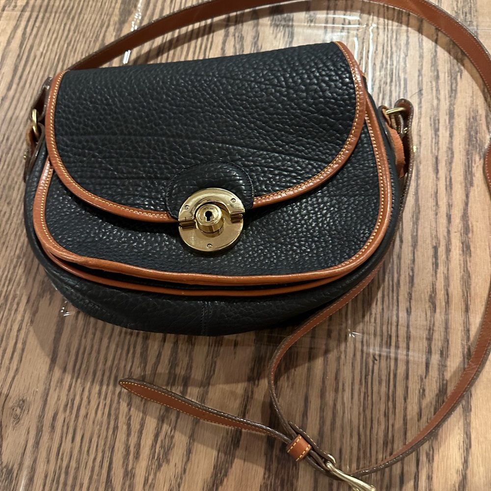 Vintagee Dooney and Bourne pebbled leather purse